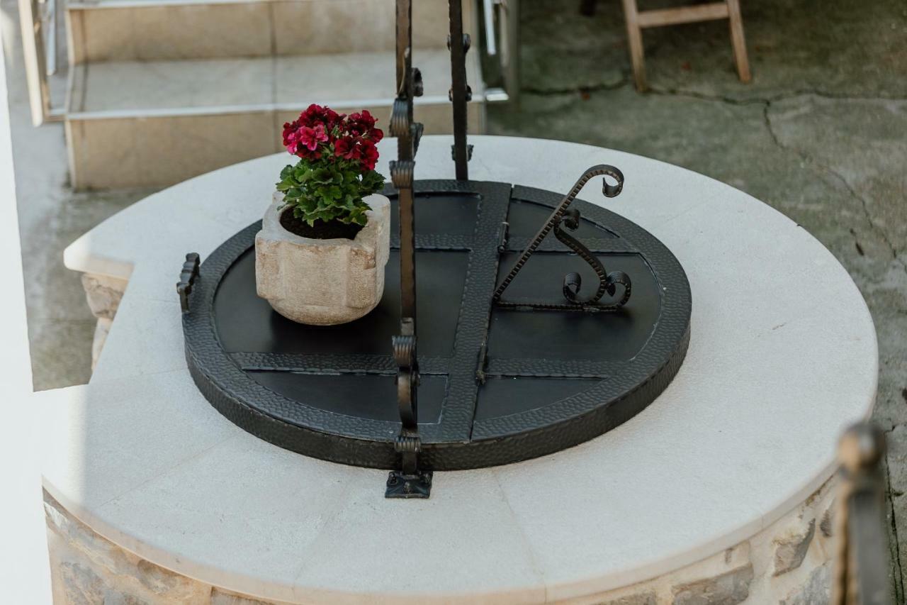 Magnolia Apartment Kotor Luaran gambar
